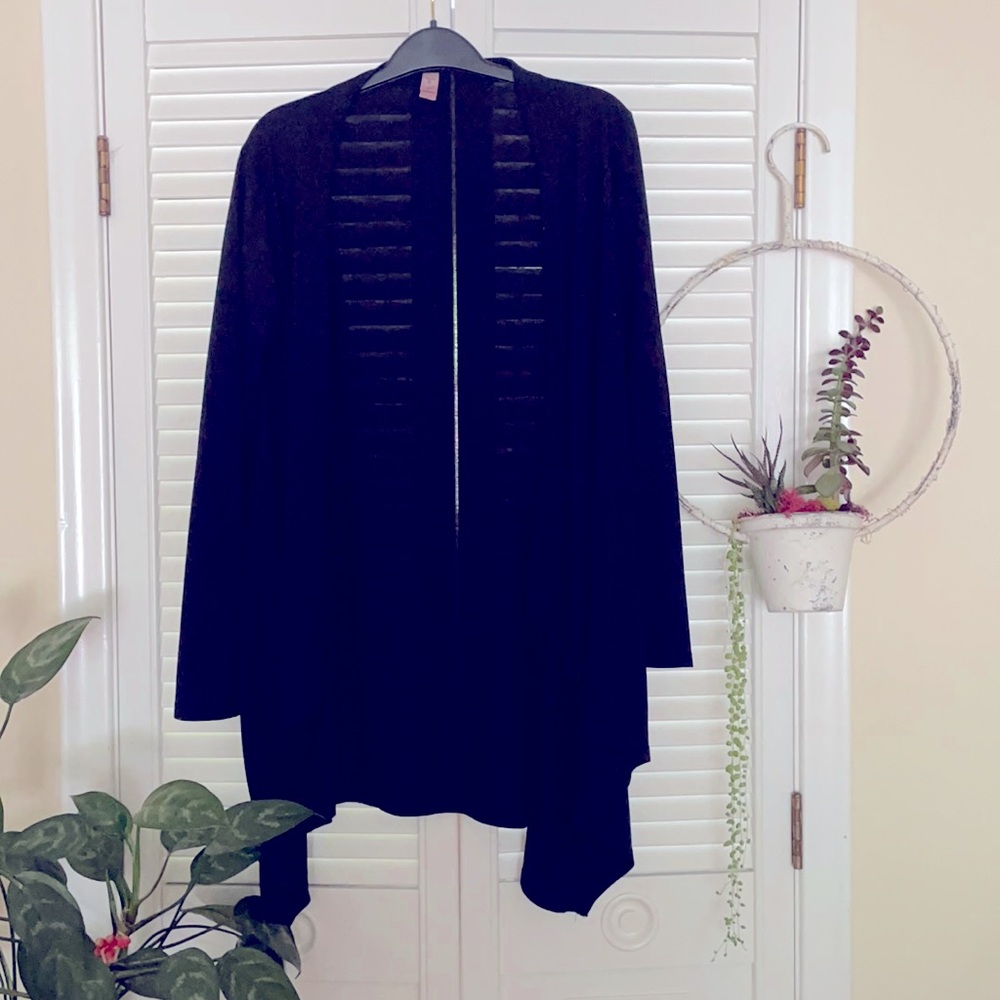 🔛 Amazing 100% Cotton black cardigan